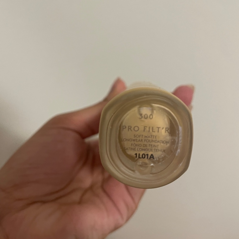 Fenty foundation - Picture 2 of 2